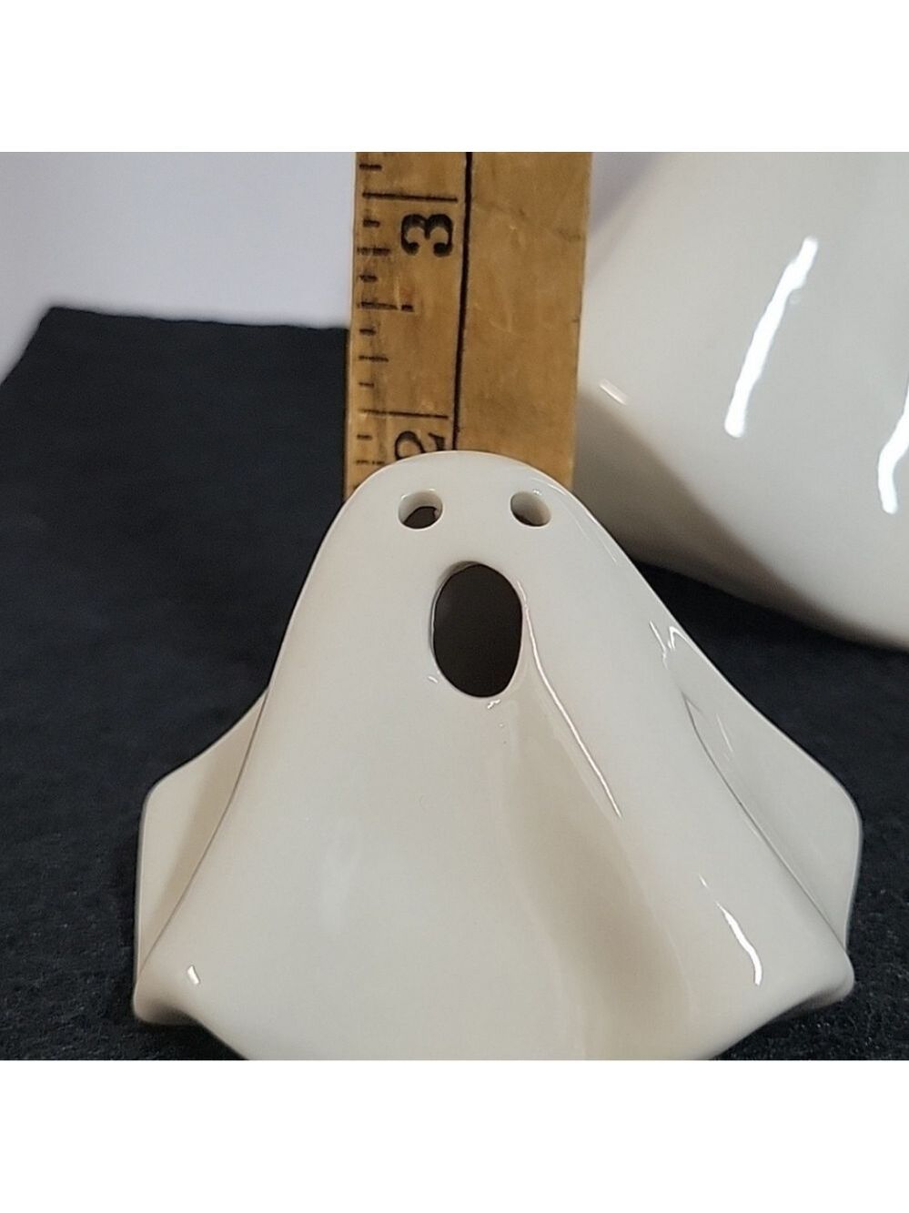 NWT Set of (2) Crate & Barrel Ceramic 2" Halloween LED Screaming Ghosts - Picture 3 of 4
